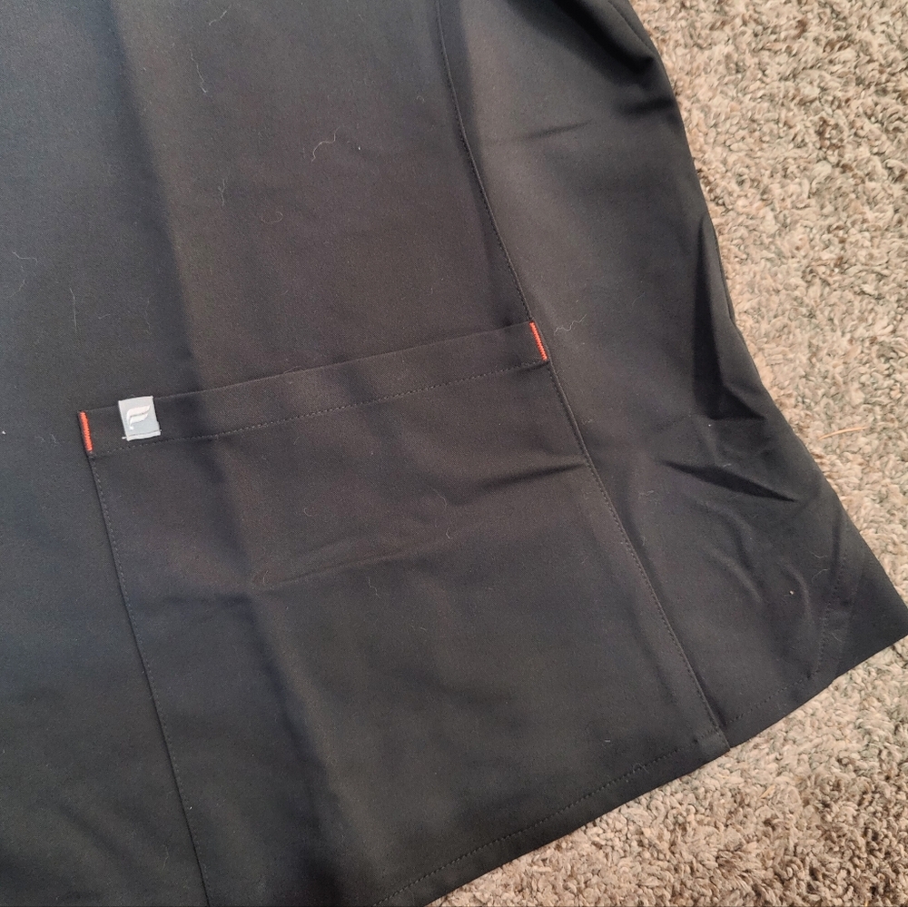 Fabletics Scrub Top - Picture 4 of 5